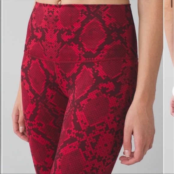 Lululemon wunder under hi-rise ziggysnake print. Color: Ride tide cranberry - Picture 3 of 16